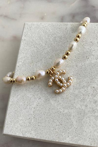 .Designer Gold Pearl Charm Stretch Bracelet - RUST & Co.