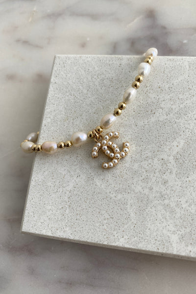 .Designer Gold Pearl Charm Stretch Bracelet - RUST & Co.