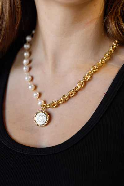 .Designer Medallion Combo Pearl/Gold Chain