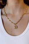 .Designer Pearl Edge Medallion Necklace