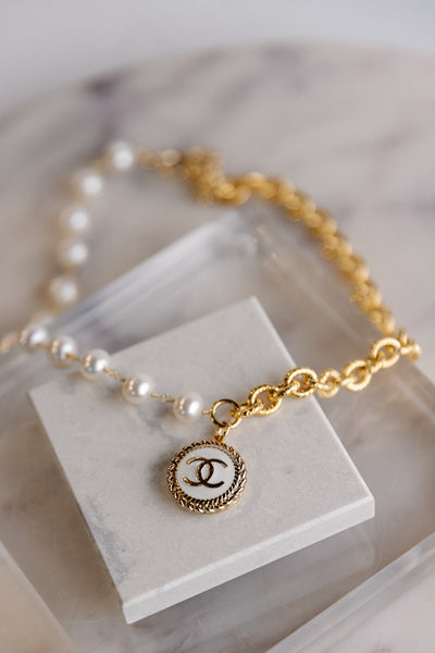 .Designer Medallion Combo Pearl/Gold Chain