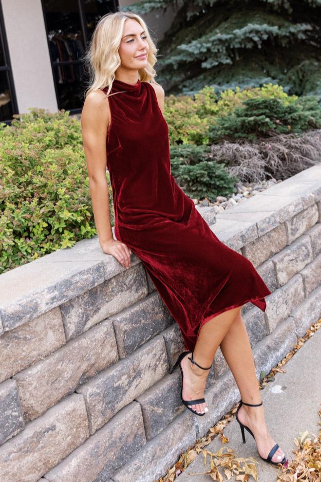 bhldn red velvet dress BHLDN Jenny Yoo Ryland Plunge Neck Velvet Long Sleeve Dress Size 22 Dark Berry