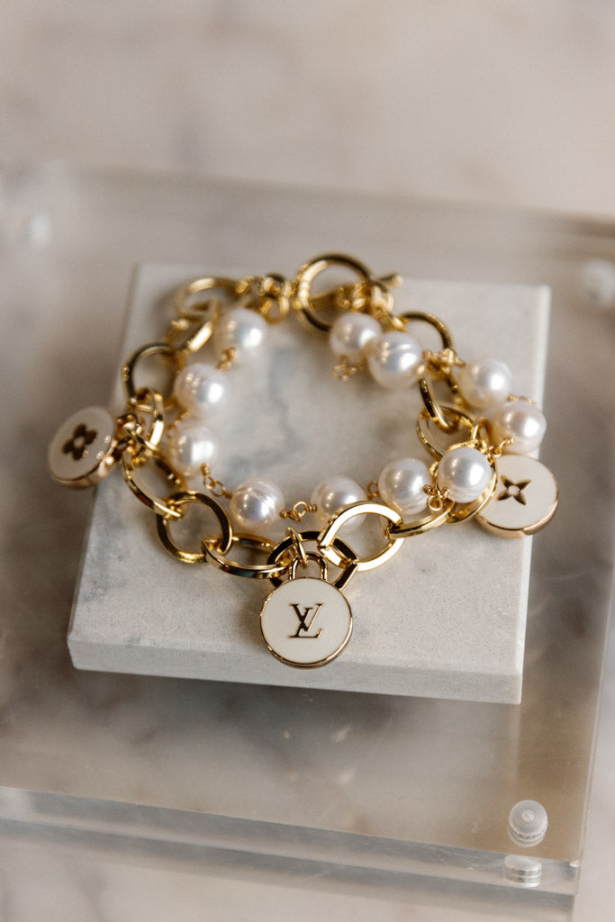 .Designer Toggle Clasp Triple Charm Link/Pearl Bracelet