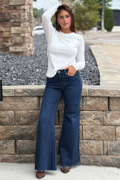 Long Sleeve Stretch Crew Neck Tee