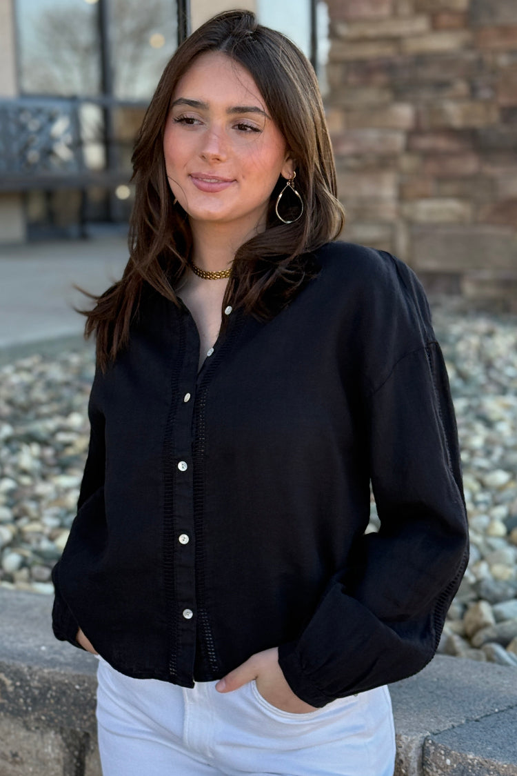 .Hammered Gold Teardrop Hoops