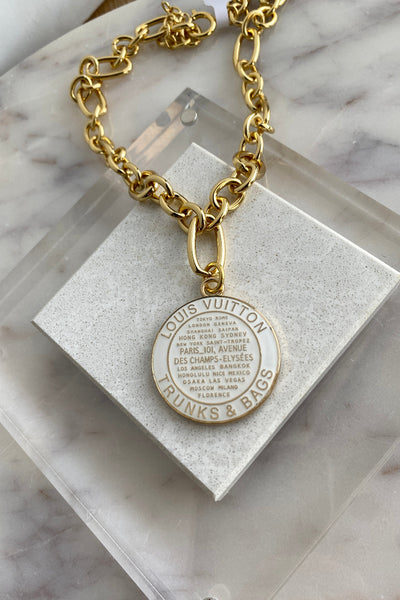 .Designer Large Logo Charm Chunky Chain Necklace - RUST & Co.