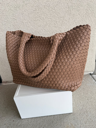 .Rita Tote, Camel