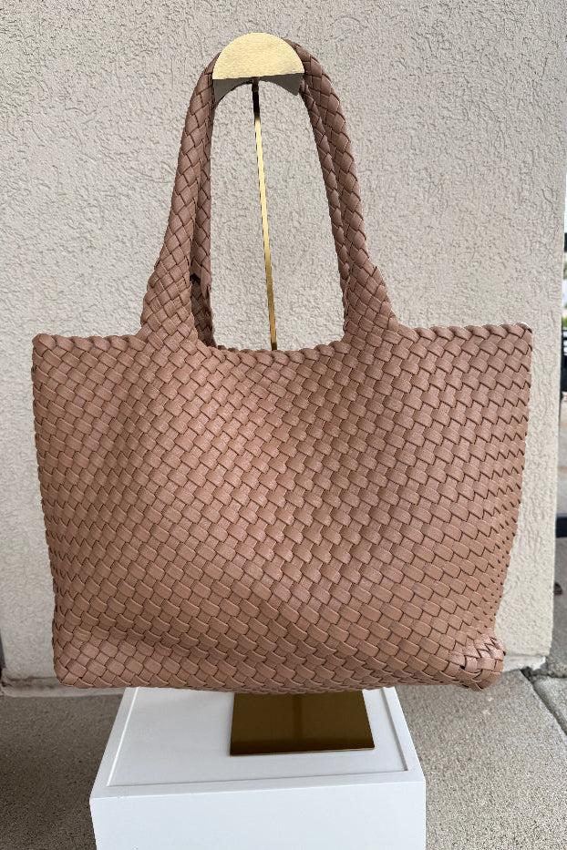 Rita Tote, Camel