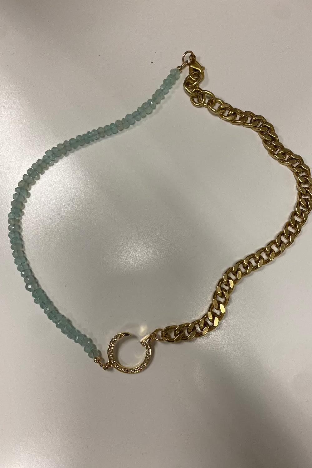 .Gemstone & Chain Necklace