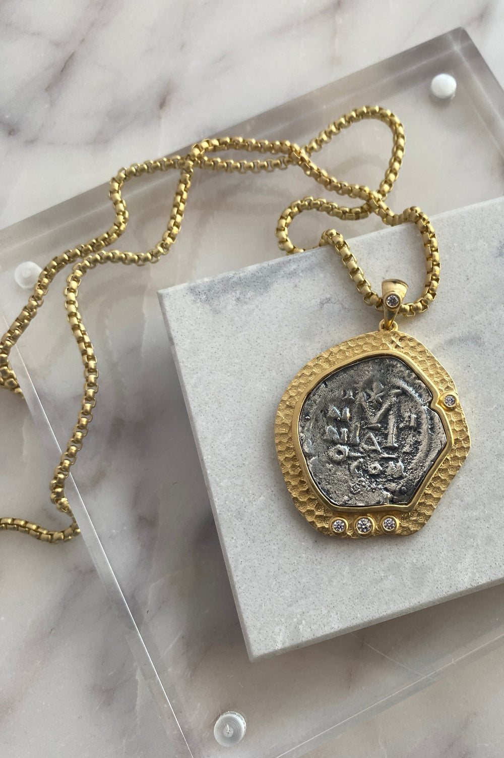 .Dynasty Long Pendant Necklace