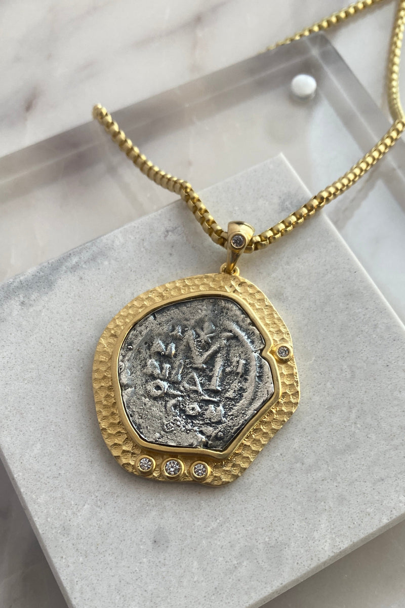 .Dynasty Long Pendant Necklace