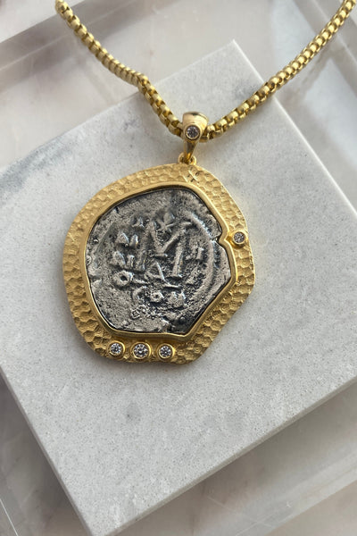 .Dynasty Long Pendant Necklace