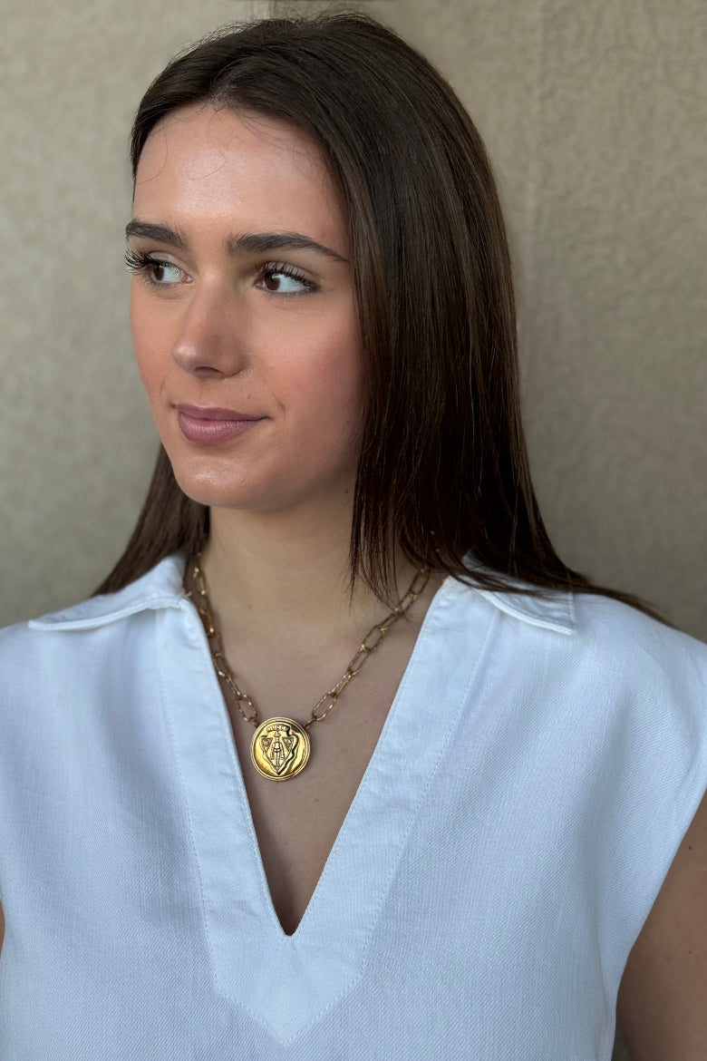 .Designer Bold Crest Charm Necklace - RUST & Co.