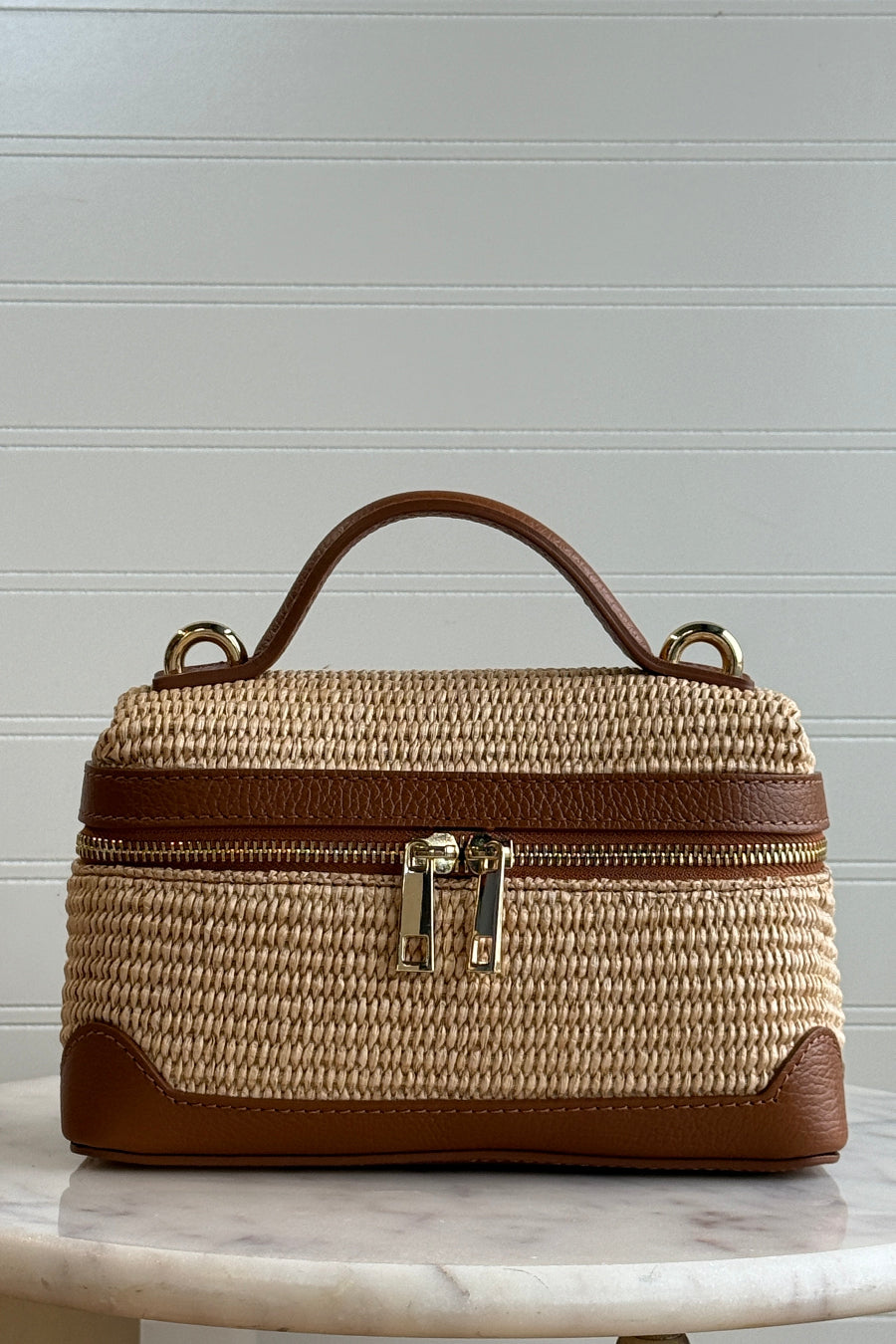 .Abby Train Case Hand Bag