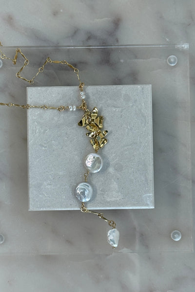 .Floral & Pearl Y Necklace