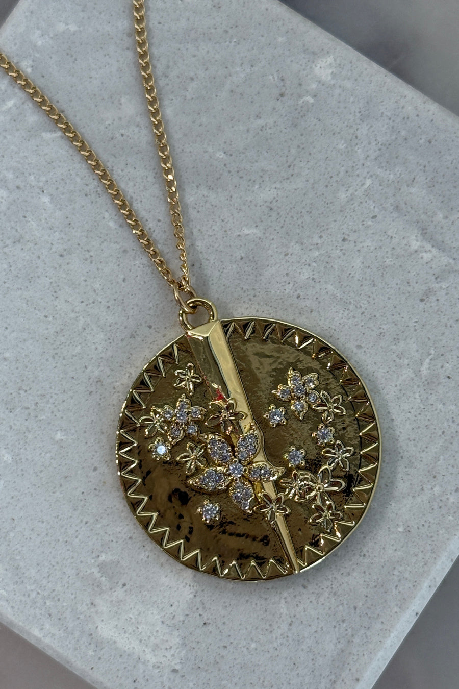 .Falling Petals Medallion Necklace, 19-21"