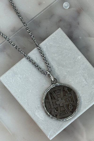 .Royalty Coin Necklace