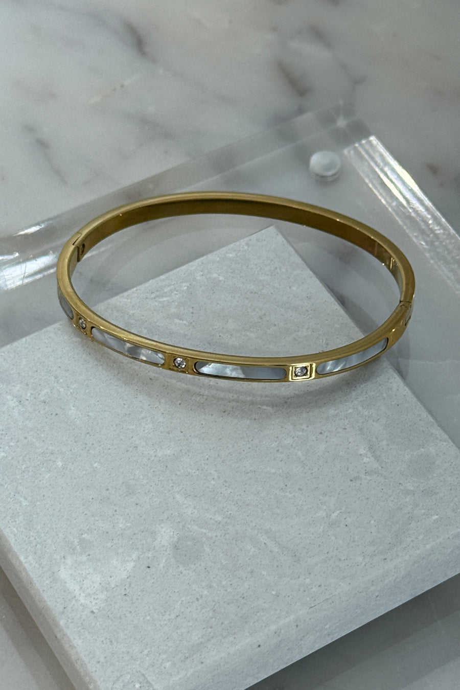 .Mother of Pearl Bracelet