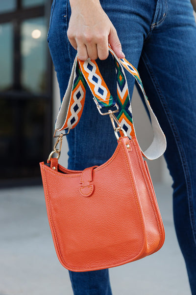 How to Style a Brightly Coloured Tote Bag (and Why It Could Be Your Most  Versatile Accessory) - Not Dressed As Lamb
