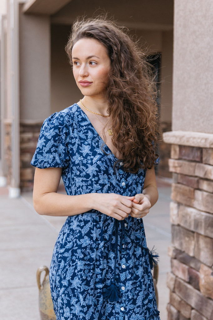 Faherty | Orinda Maxi Dress | Women's | Size: XS | Color: Blue Esna Floral Faherty | Orinda Maxi Dress | Women's | Size: XS | Color: Blue Esna Floral