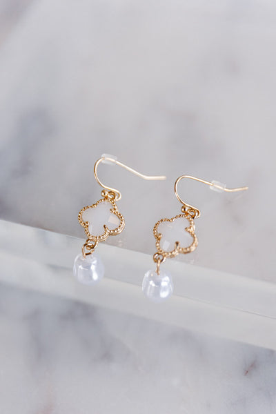 .Clover Pearl Drop Earrings