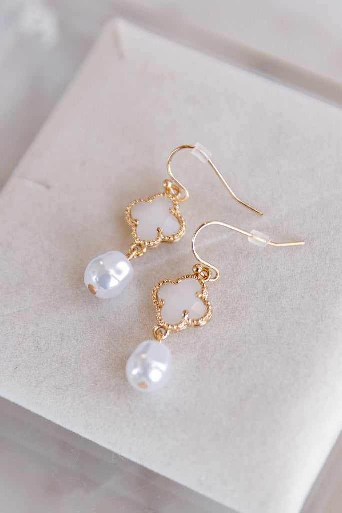 .Clover Pearl Drop Earrings