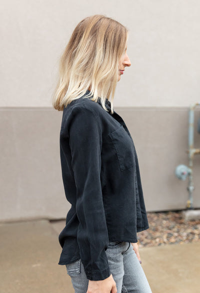 Bella Dahl Two Pocket Classic Button Down